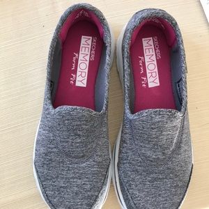 Sketchers memory form fit slip ons